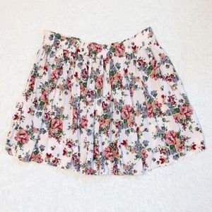 Brandy Melville Floral Pleated Skirt One Size